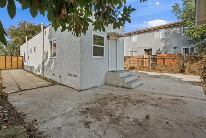 714 E 76th Place, Los Angeles, California 90001