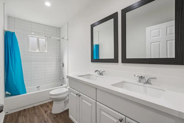 714 E 76th Place, Los Angeles, California 90001