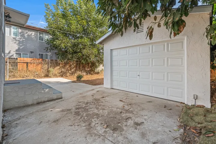 714 E 76th Place, Los Angeles, California 90001
