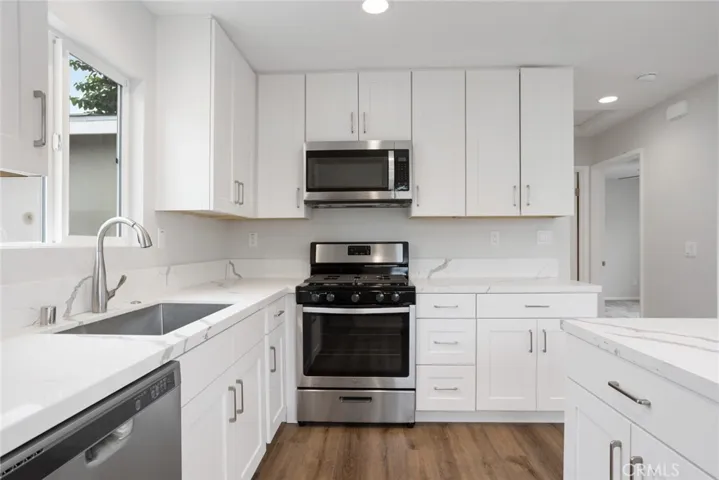 419 W Walnut Avenue, Monrovia, California 91016