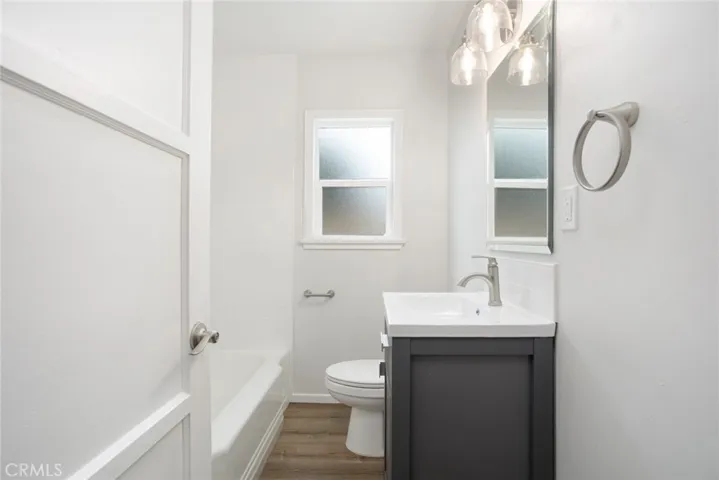 Unit 1 Full Bath