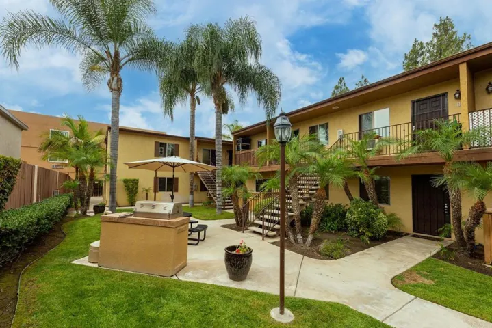 472 Graves Avenue 13, El Cajon, California 92020