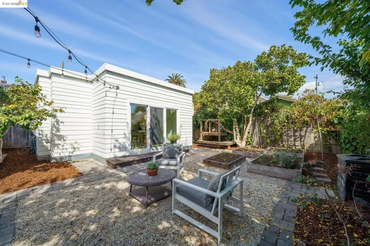 2421 Valley St, Berkeley, California 94702