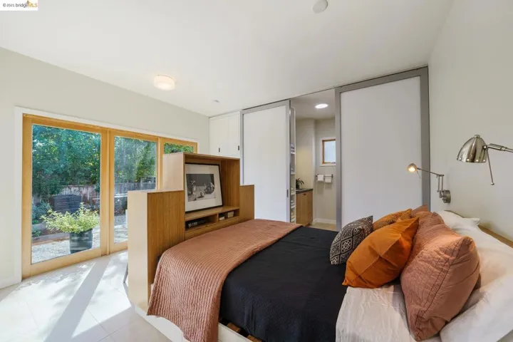 2421 Valley St, Berkeley, California 94702