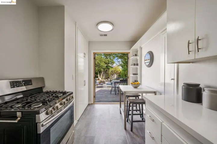 2421 Valley St, Berkeley, California 94702