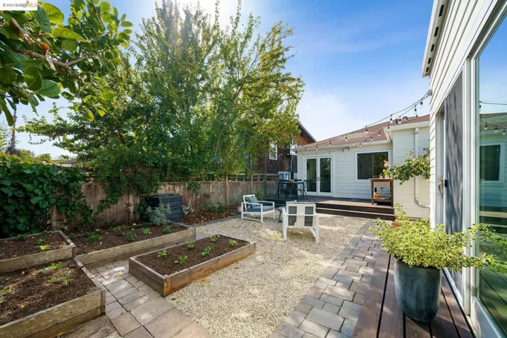 2421 Valley St, Berkeley, California 94702