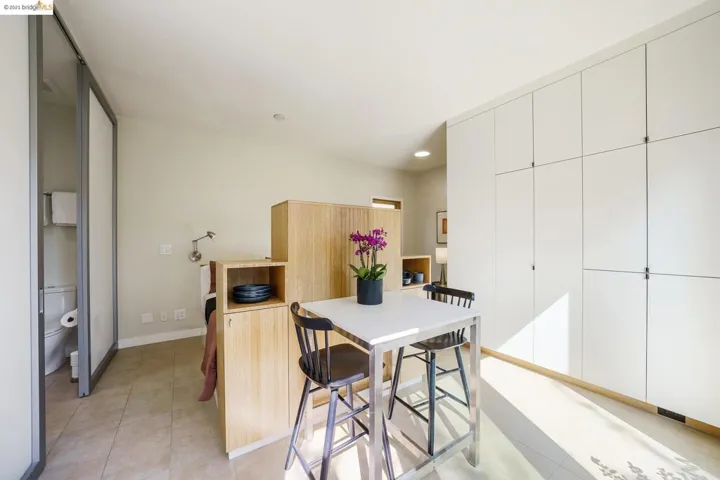 2421 Valley St, Berkeley, California 94702