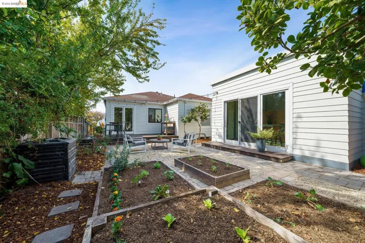 2421 Valley St, Berkeley, California 94702