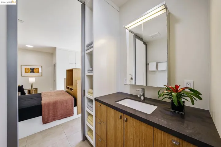 2421 Valley St, Berkeley, California 94702