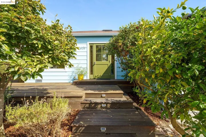 2421 Valley St, Berkeley, California 94702