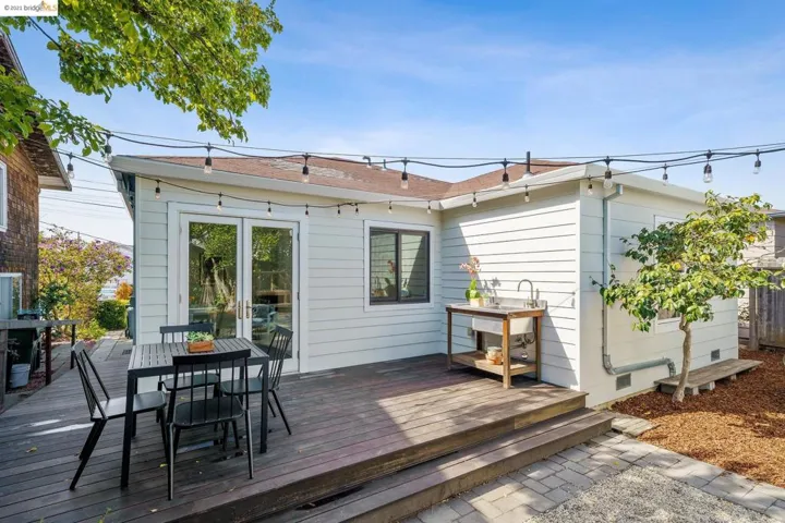 2421 Valley St, Berkeley, California 94702