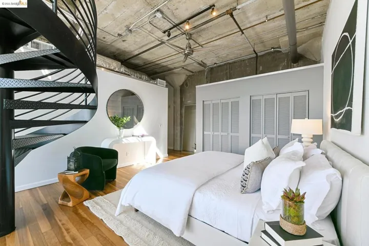 737 2nd Street 406, Oakland, California 94607