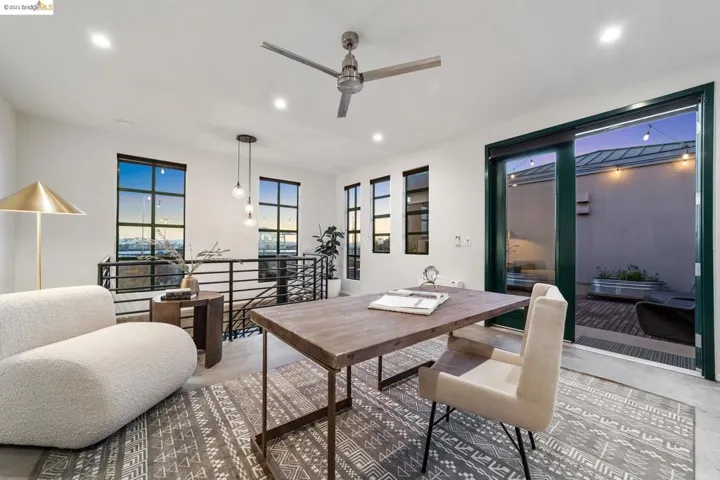737 2nd Street 406, Oakland, California 94607