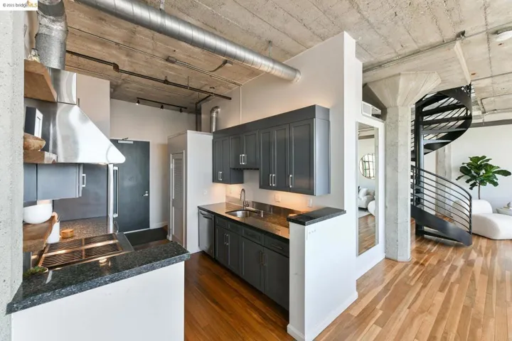 737 2nd Street 406, Oakland, California 94607