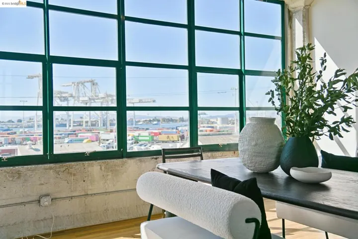 737 2nd Street 406, Oakland, California 94607