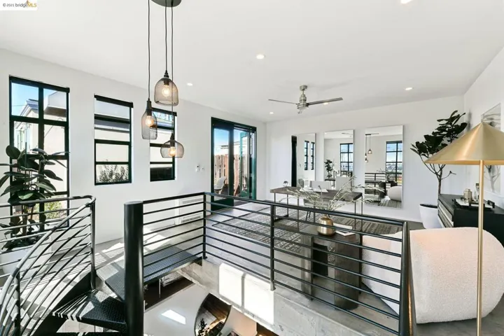 737 2nd Street 406, Oakland, California 94607