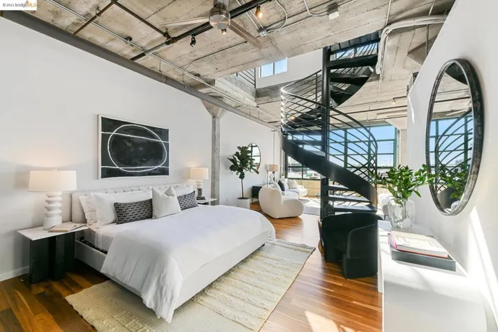 737 2nd Street 406, Oakland, California 94607