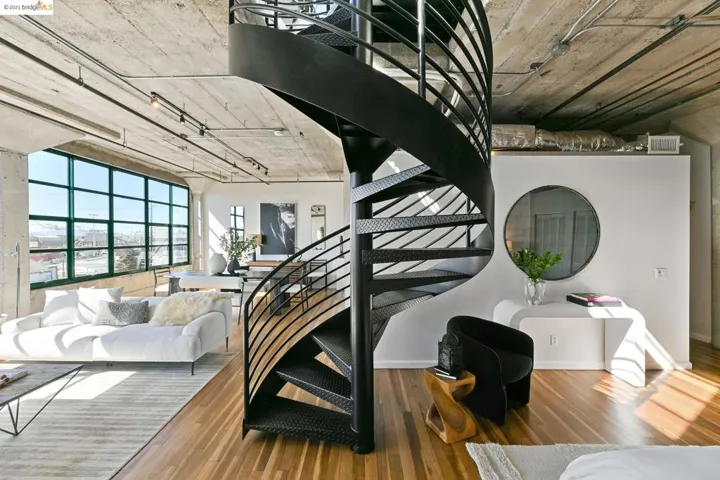 737 2nd Street 406, Oakland, California 94607