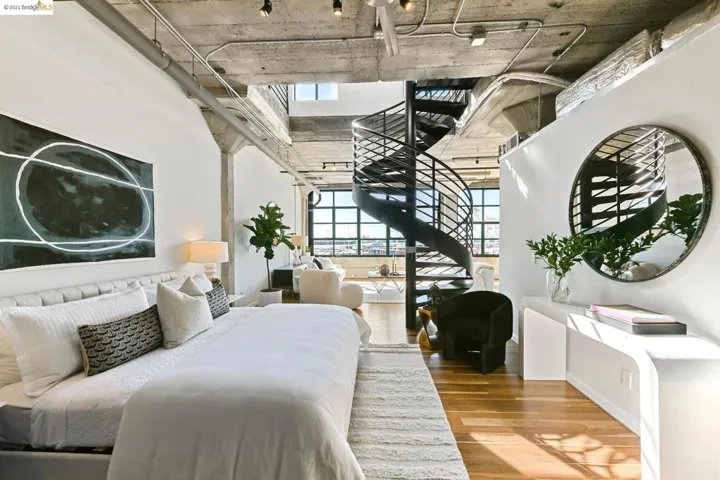 737 2nd Street 406, Oakland, California 94607
