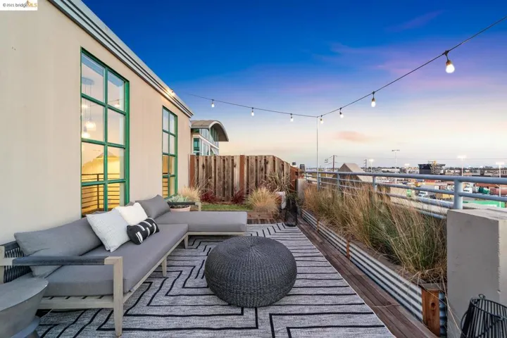 737 2nd Street 406, Oakland, California 94607