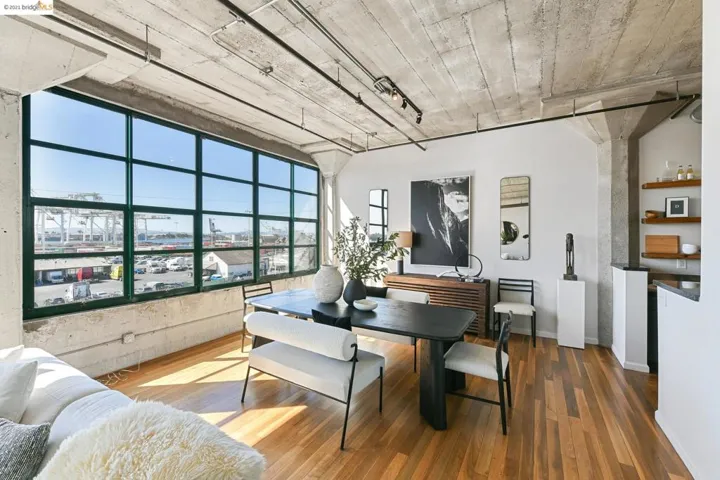 737 2nd Street 406, Oakland, California 94607