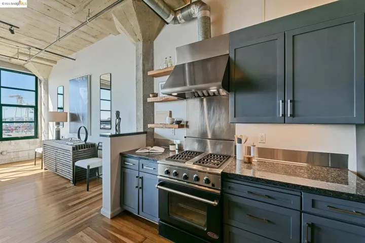 737 2nd Street 406, Oakland, California 94607