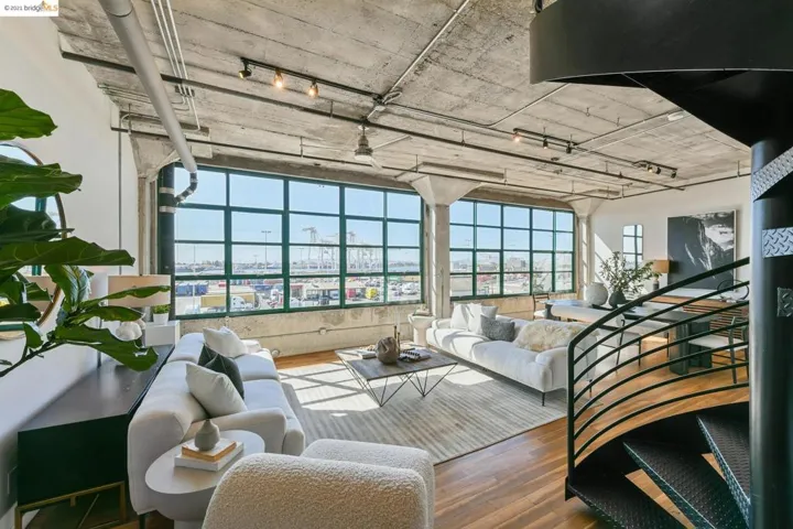737 2nd Street 406, Oakland, California 94607