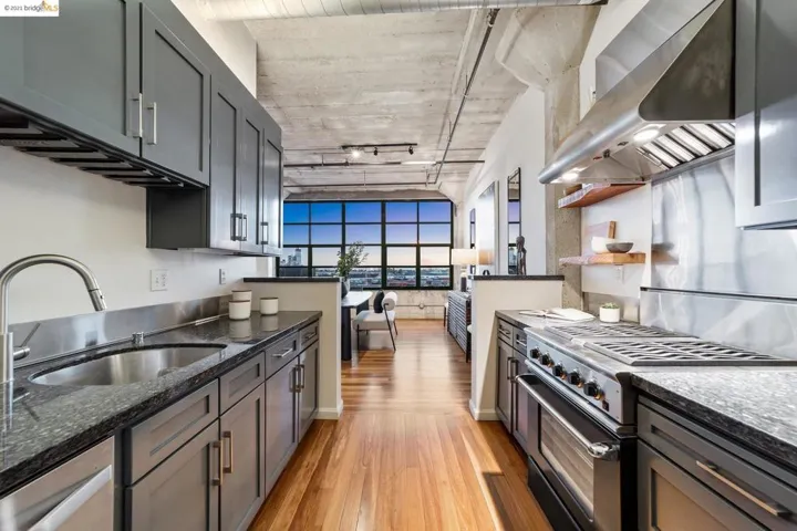 737 2nd Street 406, Oakland, California 94607