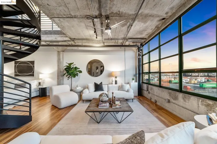 737 2nd Street 406, Oakland, California 94607