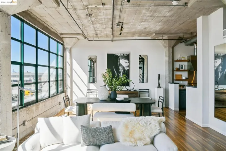 737 2nd Street 406, Oakland, California 94607
