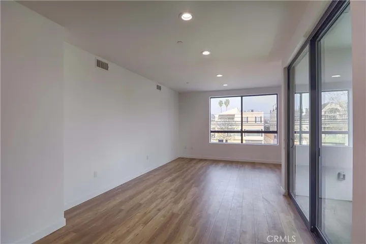 11478 Moorpark Street 401, Studio City, California 91602