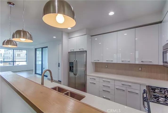 11478 Moorpark Street 401, Studio City, California 91602