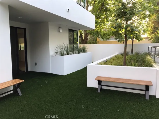 11478 Moorpark Street 401, Studio City, California 91602