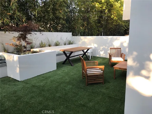 11478 Moorpark Street 401, Studio City, California 91602