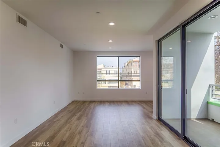 11478 Moorpark Street 401, Studio City, California 91602