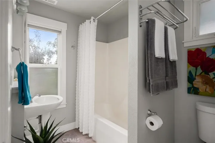 2574 E 20th Street, Chico, California 95928