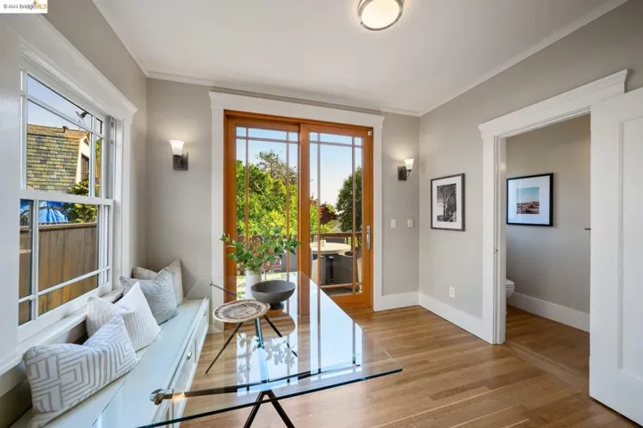 4734 Edgewood Avenue, Oakland, California 94602