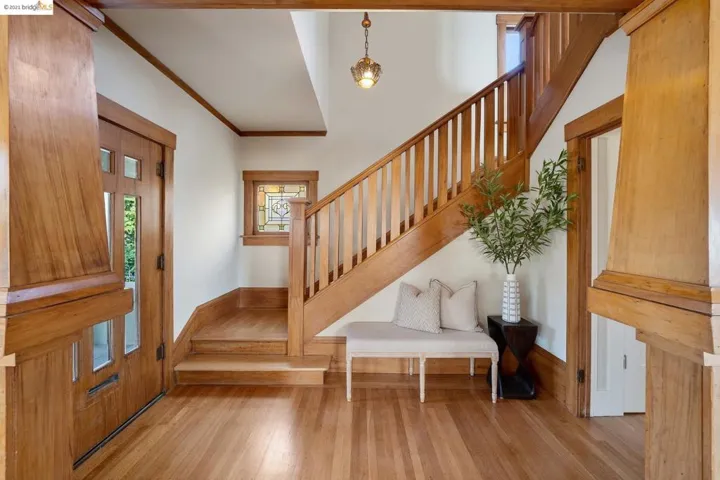 4734 Edgewood Avenue, Oakland, California 94602