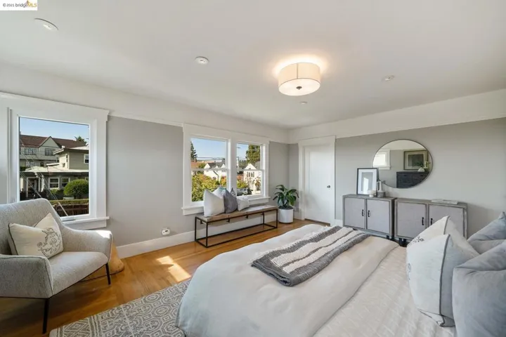 4734 Edgewood Avenue, Oakland, California 94602
