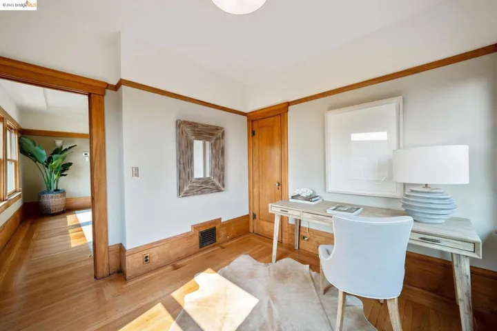 4734 Edgewood Avenue, Oakland, California 94602