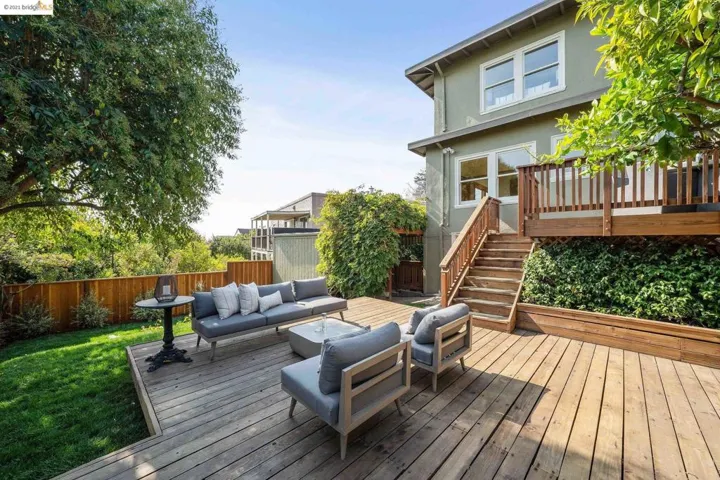 4734 Edgewood Avenue, Oakland, California 94602