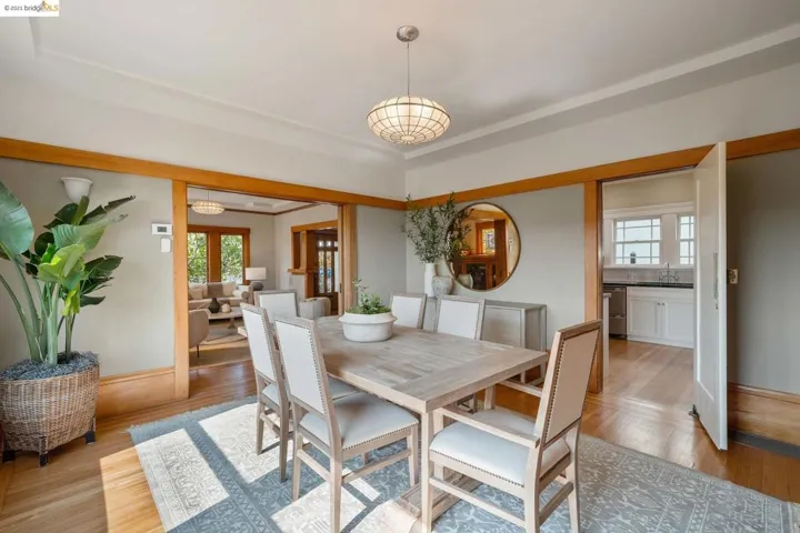 4734 Edgewood Avenue, Oakland, California 94602