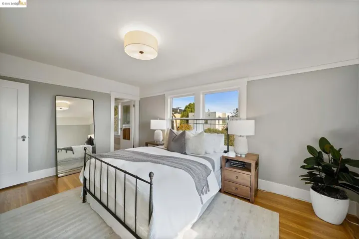 4734 Edgewood Avenue, Oakland, California 94602