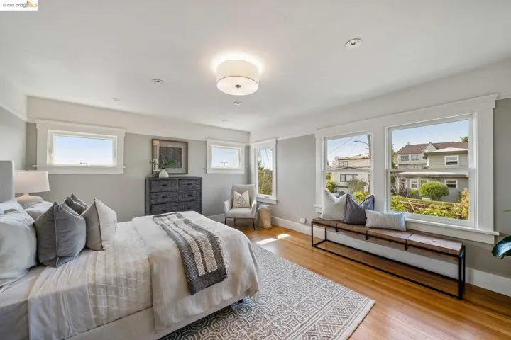 4734 Edgewood Avenue, Oakland, California 94602