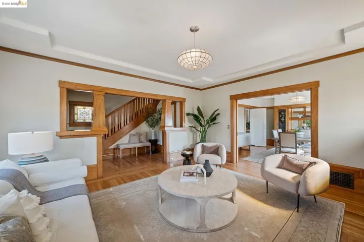 4734 Edgewood Avenue, Oakland, California 94602