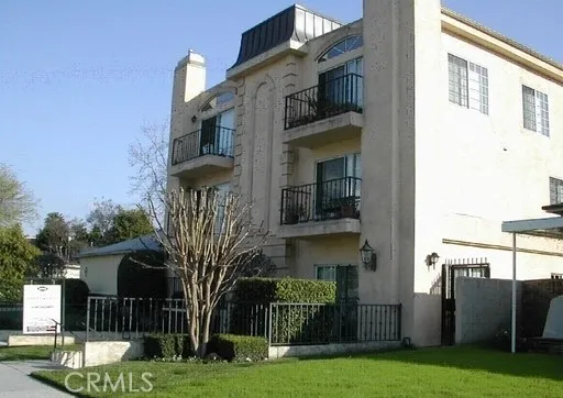 11482 Moorpark Street 06, Studio City, California 91602