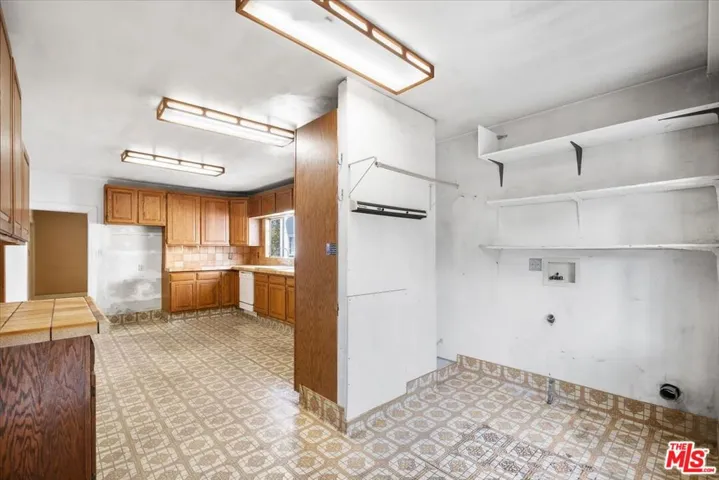 956 Westchester Place, Los Angeles, California 90019