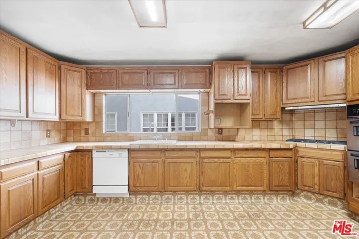 956 Westchester Place, Los Angeles, California 90019