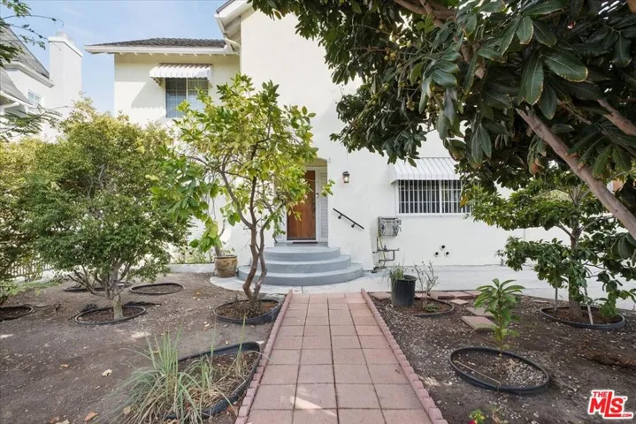 956 Westchester Place, Los Angeles, California 90019
