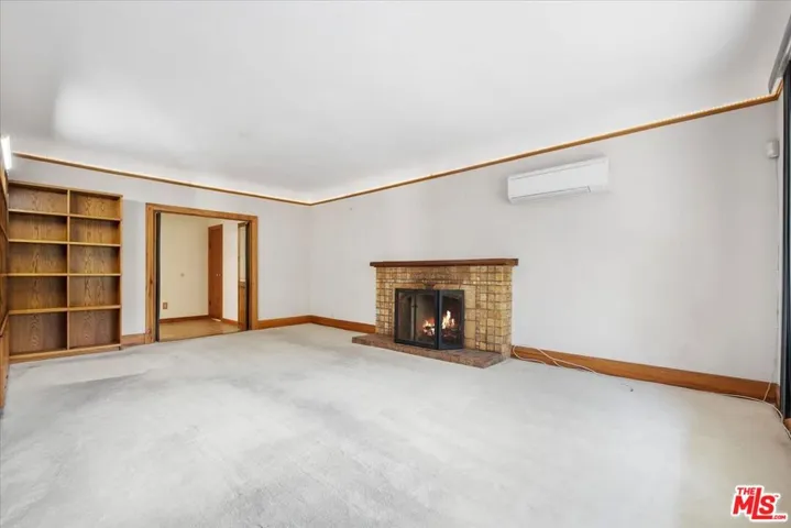 956 Westchester Place, Los Angeles, California 90019